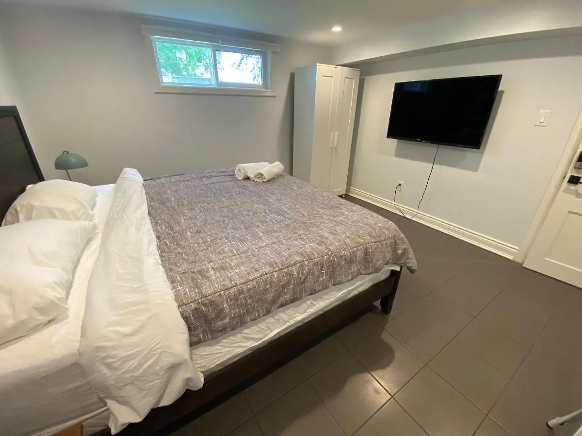 Yonge And Finch Subway !T Spacious And Modern Private Bdr With Shared Bathroom Toronto Homestay